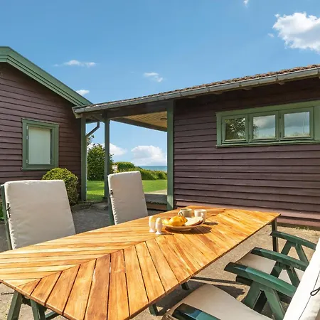 2 Bedroom Awesome In Holiday home