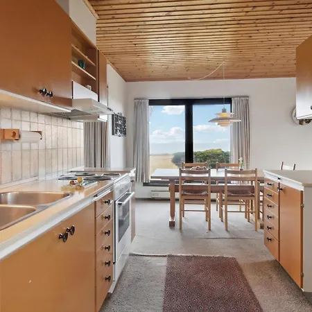 2 Bedroom Awesome In Holiday home *