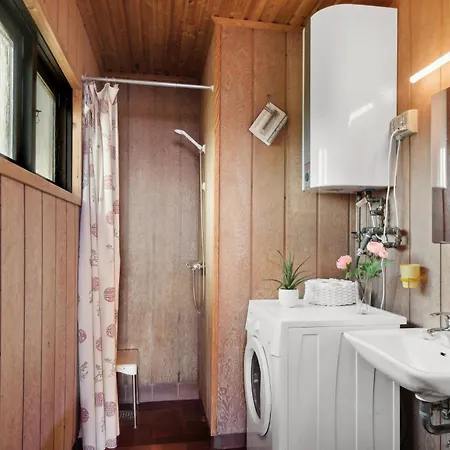 2 Bedroom Awesome In * Allingabro